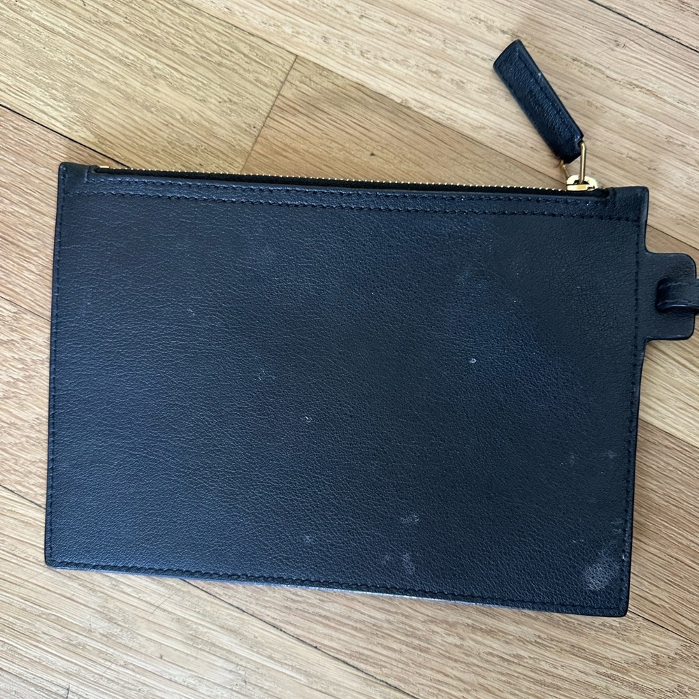 HP 🎉YSL Saint Laurent East-West Tote Black Leather Shopping Bag - Picture 5 of 15